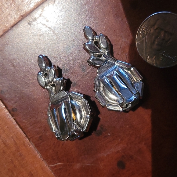 Vintage "Pat Pend" (climber)  Clip on earrings - Picture 4 of 9